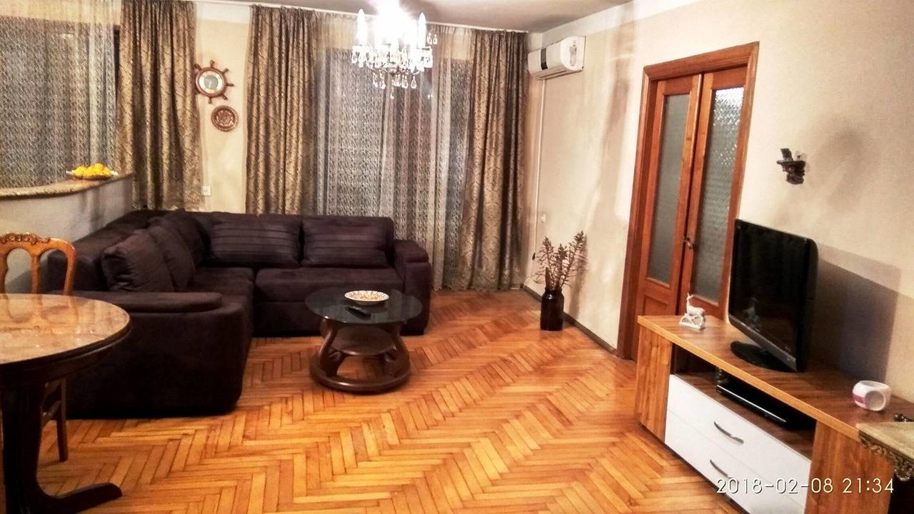 Apartment K. Gamsakhurdia St. Batumi Exterior foto